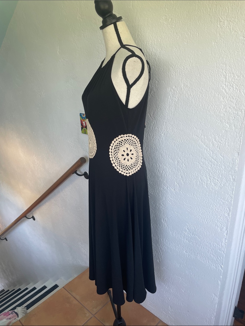Vintage Maggie L Black Halter Dress with Cream Crochet Accents Size 10 - Picture 5 of 7